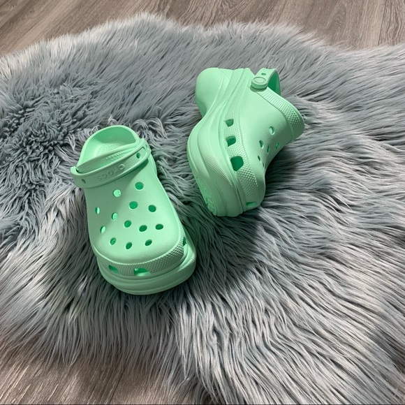 mint platform crocs